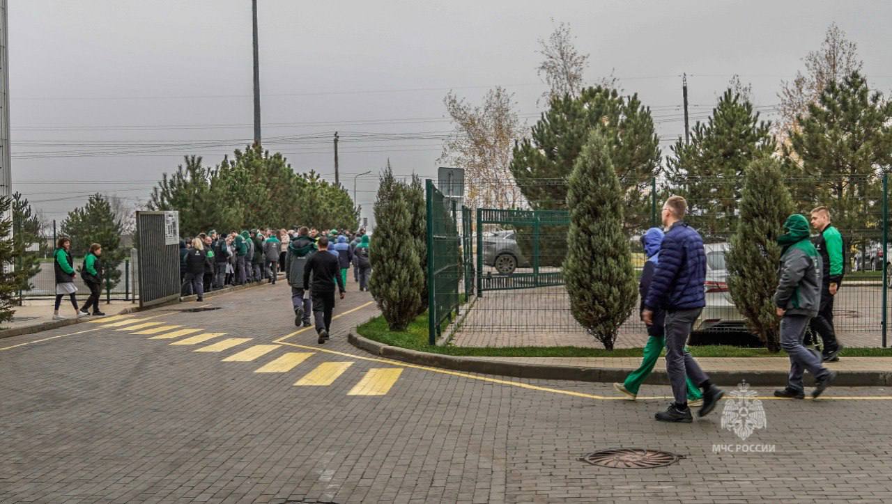 Волжские огнеборцы ликвидировали условный пожар на предприятии Волжские огнеборцы ликвидировали условный пожар на предприятии