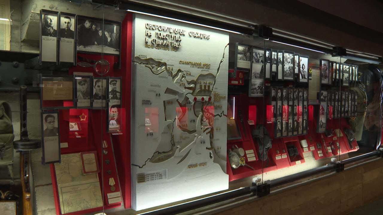 Уникальную поэму «Сталинград» маршала Андрея Еременко привезли в Волгоград Уникальную поэму «Сталинград» маршала Андрея Еременко привезли в Волгоград