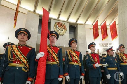 Бочаров вручил награды воинским частям и военнослужащим ЮВО