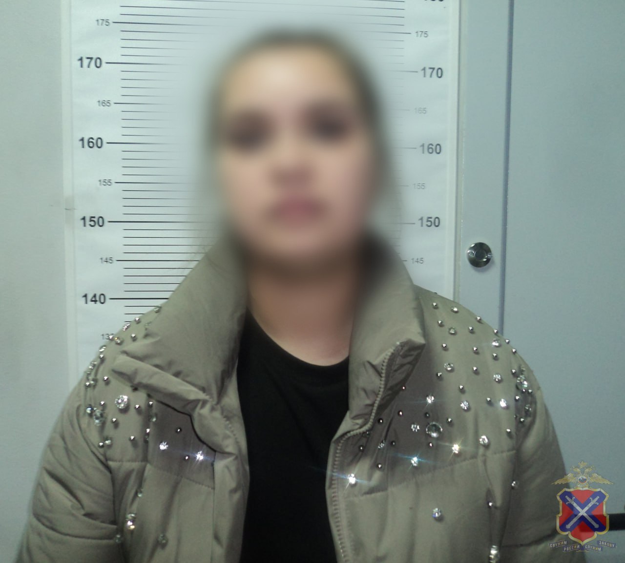 В Волгограде полицейские задержали подозреваемую в покушении на сбыт наркотических средств