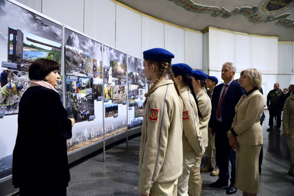 Фотовыставка о преступлениях украинских неонацистов открылась в Волгограде