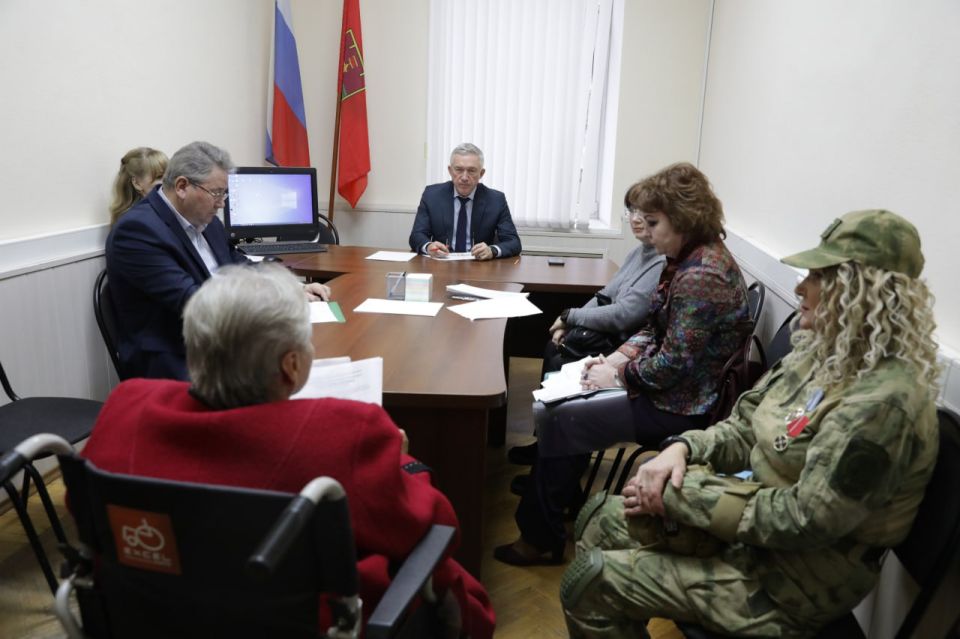 В Волгоградской городской Думе состоялся ежемесячный прием граждан председателем Владленом Колесниковым