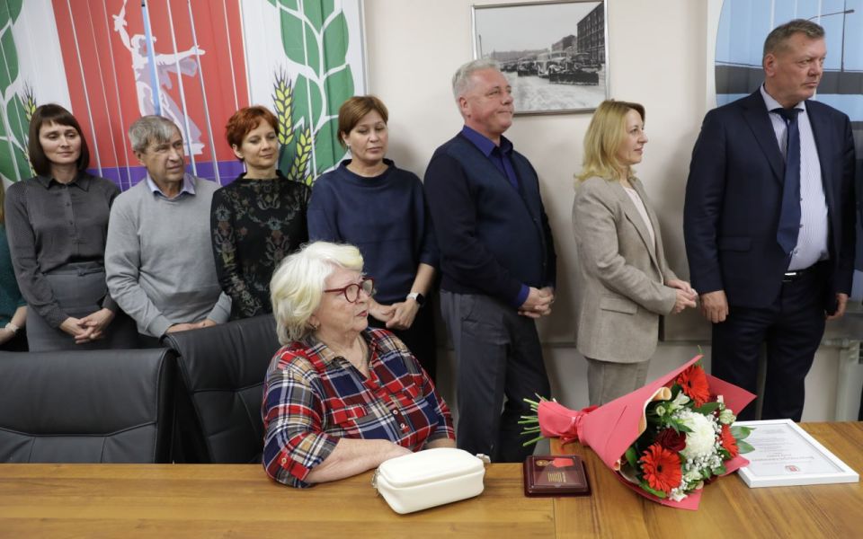 Председатель Волгоградской городской Думы Владлен Колесников принял участие в торжественном мероприятии, посвященном Дню работника транспорта, в областном комитете транспорта и дорожного хозяйства