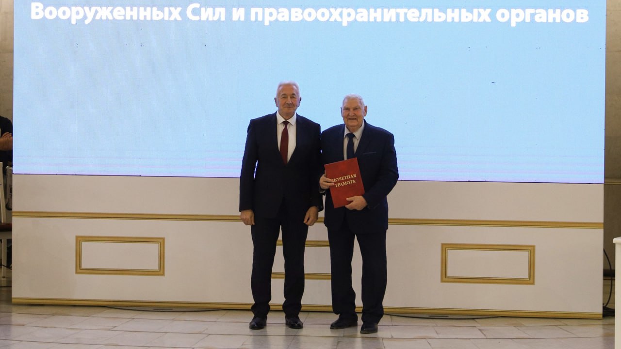 Руководитель областного совета ветеранов, председатель Волгоградской областной Думы Александр Блошкин поблагодарил главу региона и ветеранское сообщество за оказанное ему доверие, подтвердив готовность и впредь с высокой... Руководитель областного совета ветеранов, председатель Волгоградской областной Думы Александр Блошкин поблагодарил главу региона и ветеранское сообщество за оказанное ему доверие, подтвердив готовность и впредь с высокой...