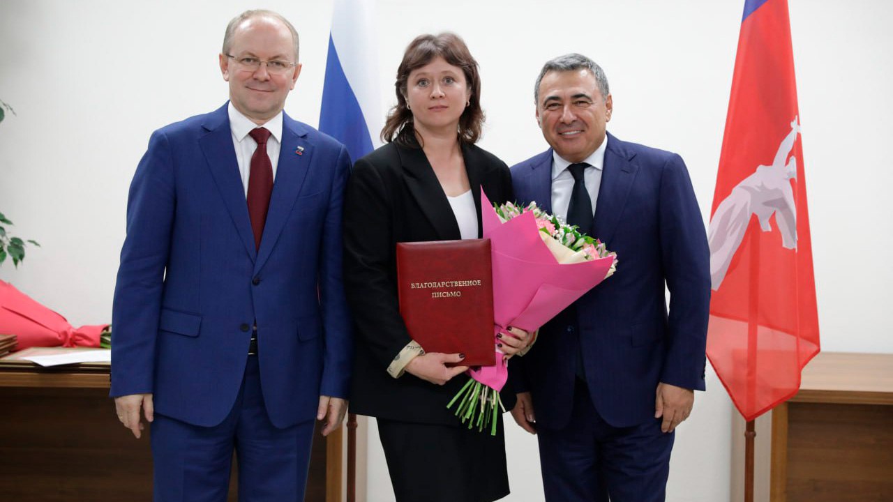 В Волгограде чествуют работников транспортного комплекса В Волгограде чествуют работников транспортного комплекса