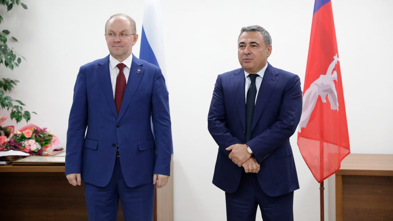 В Волгограде чествуют работников транспортного комплекса В Волгограде чествуют работников транспортного комплекса