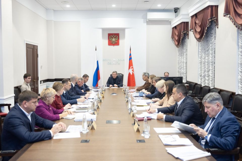Губернатор Волгоградской области обсудил развитие сферы физической культуры и спорта