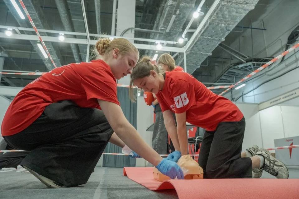 Как проходил Всероссийский чемпионат по оказанию первой помощи, где волгоградские школьницы заняли «серебро» Как проходил Всероссийский чемпионат по оказанию первой помощи, где волгоградские школьницы заняли «серебро»