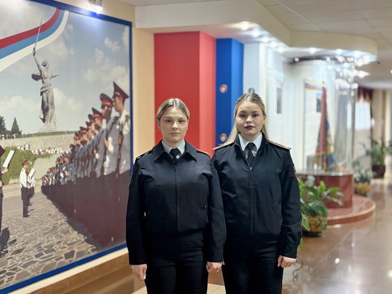 Курсантки из Волгограда эвакуировали людей из дома при пожаре