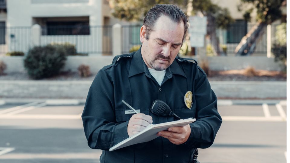 Можно ли отказывать ГИБДД в проверке телефона? Всё, что нужно знать водителям