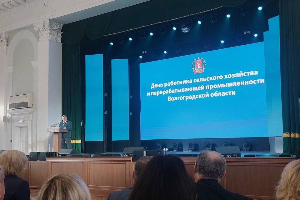 407 млрд рублей - объем производства в АПК: губернатор Бочаров с аграриями подвел итоги сельхозгода