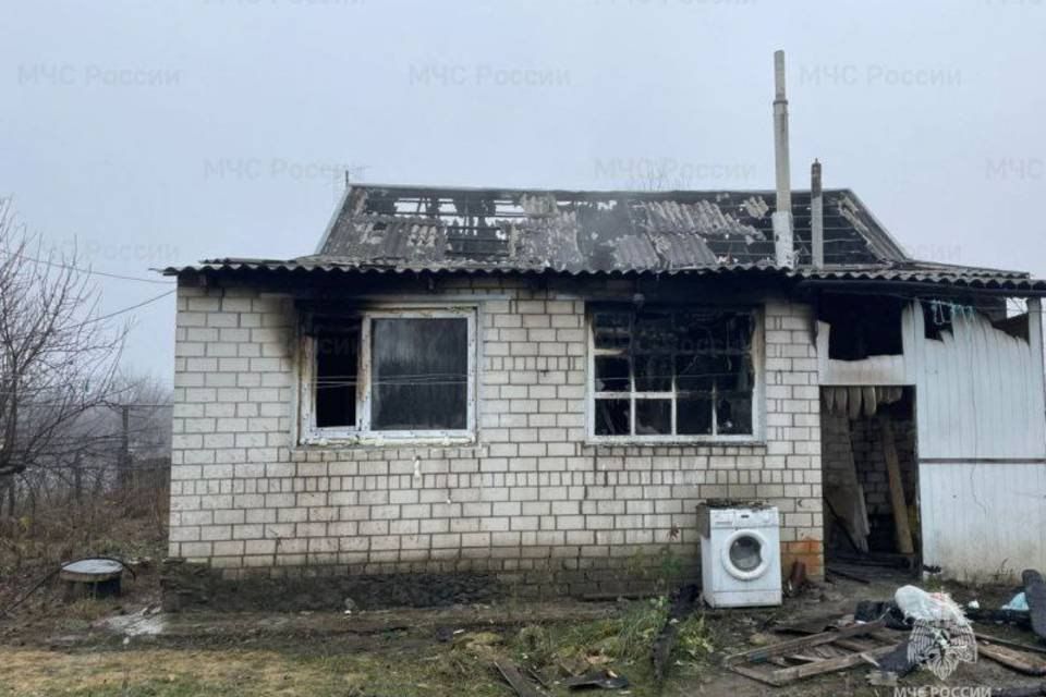 Под Волгоградом мужчина и женщина погибли при пожаре