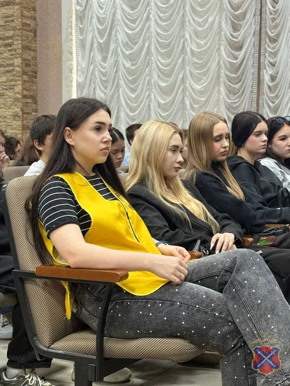 Волгоградские полицейские встретились со студентами колледжа Волгоградские полицейские встретились со студентами колледжа