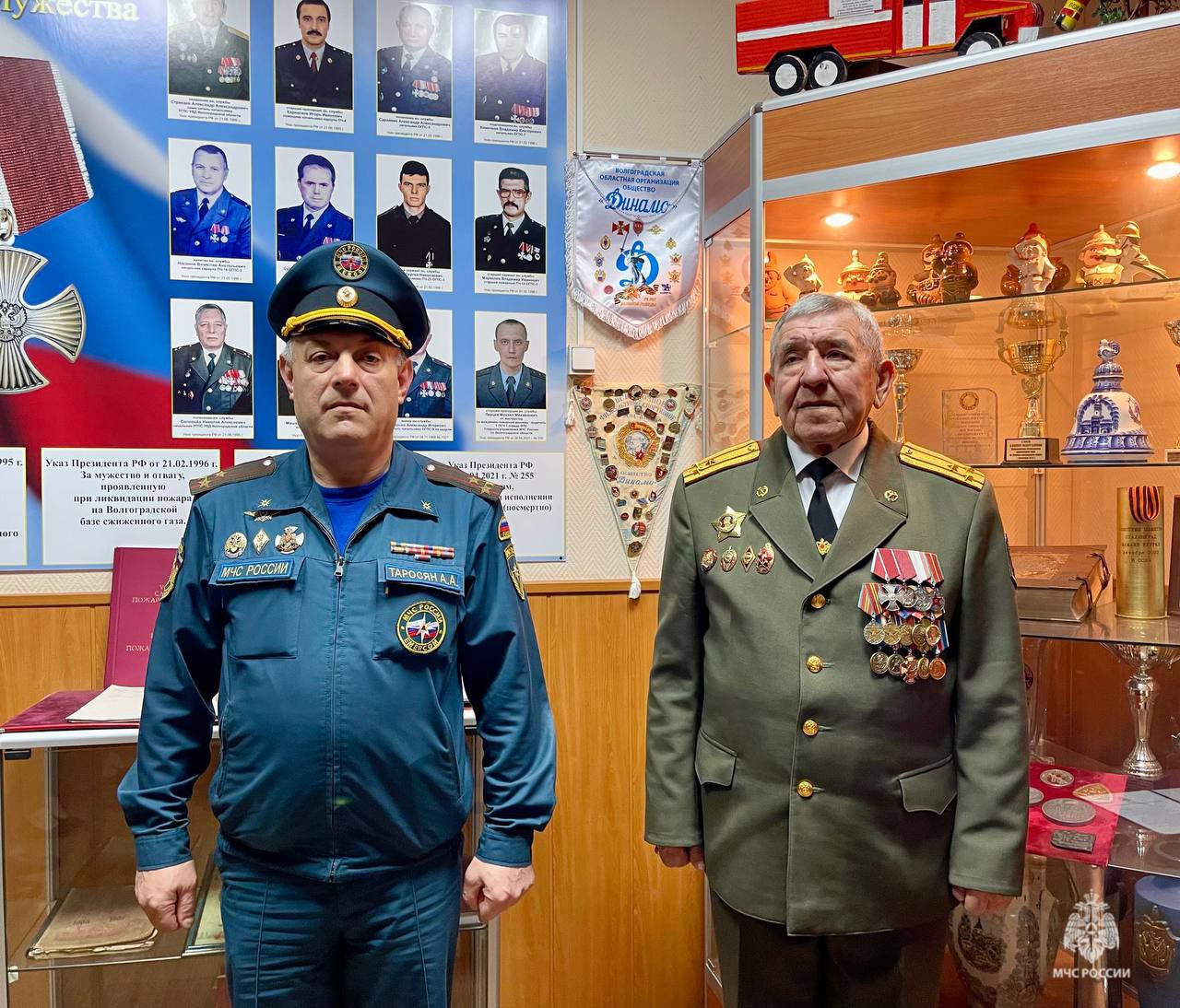 Сегодня в комнате воинской и боевой славы ГУ МЧС России пo Волгоградской области состоялась церемония принятия Присяги сотрудниками Федеральной противопожарной службы МЧС России Сегодня в комнате воинской и боевой славы ГУ МЧС России пo Волгоградской области состоялась церемония принятия Присяги сотрудниками Федеральной противопожарной службы МЧС России