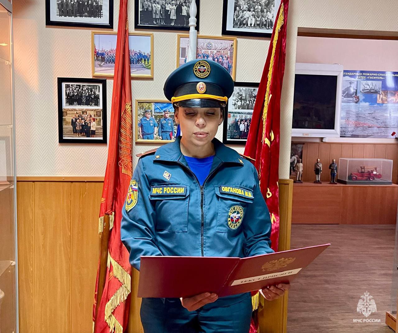 Сегодня в комнате воинской и боевой славы ГУ МЧС России пo Волгоградской области состоялась церемония принятия Присяги сотрудниками Федеральной противопожарной службы МЧС России Сегодня в комнате воинской и боевой славы ГУ МЧС России пo Волгоградской области состоялась церемония принятия Присяги сотрудниками Федеральной противопожарной службы МЧС России