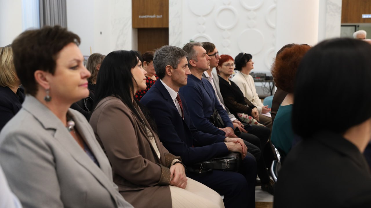 Реализацию федерального проекта «Культура малой Родины» рассмотрели сегодня на площадке обновленного Волгоградского ТЮЗа Реализацию федерального проекта «Культура малой Родины» рассмотрели сегодня на площадке обновленного Волгоградского ТЮЗа