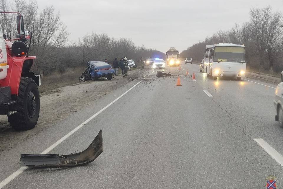 Смертельное ДТП под Волгоградом: водитель погиб на месте