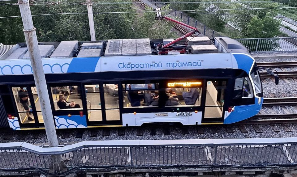 В Волгограде женщина и девочка попали в больницу после поездки на скоростном трамвае