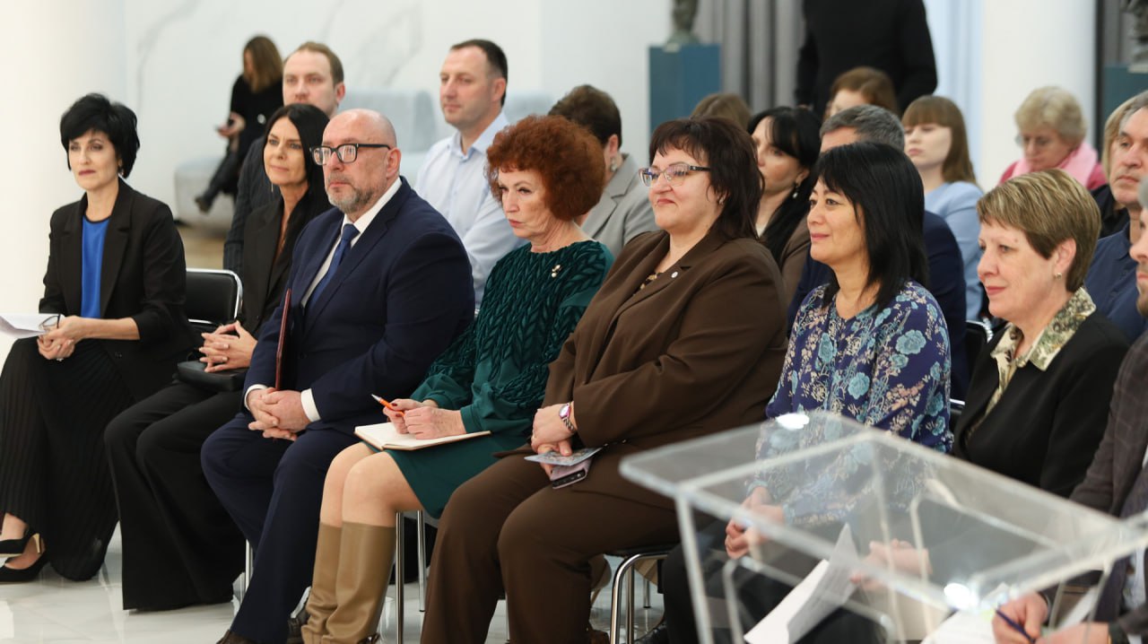 Реализацию федерального проекта «Культура малой Родины» рассмотрели сегодня на площадке обновленного Волгоградского ТЮЗа Реализацию федерального проекта «Культура малой Родины» рассмотрели сегодня на площадке обновленного Волгоградского ТЮЗа