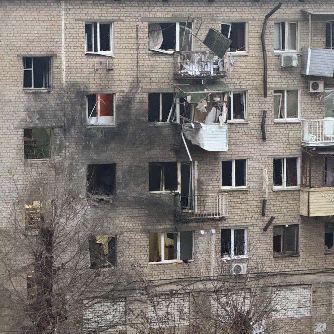 В Волгограде беспилотники ВСУ атаковали жилые дома В Волгограде беспилотники ВСУ атаковали жилые дома