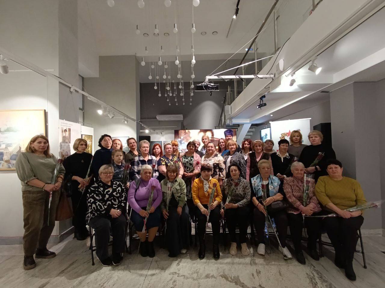 Сегодня по всей стране отмечают День матери