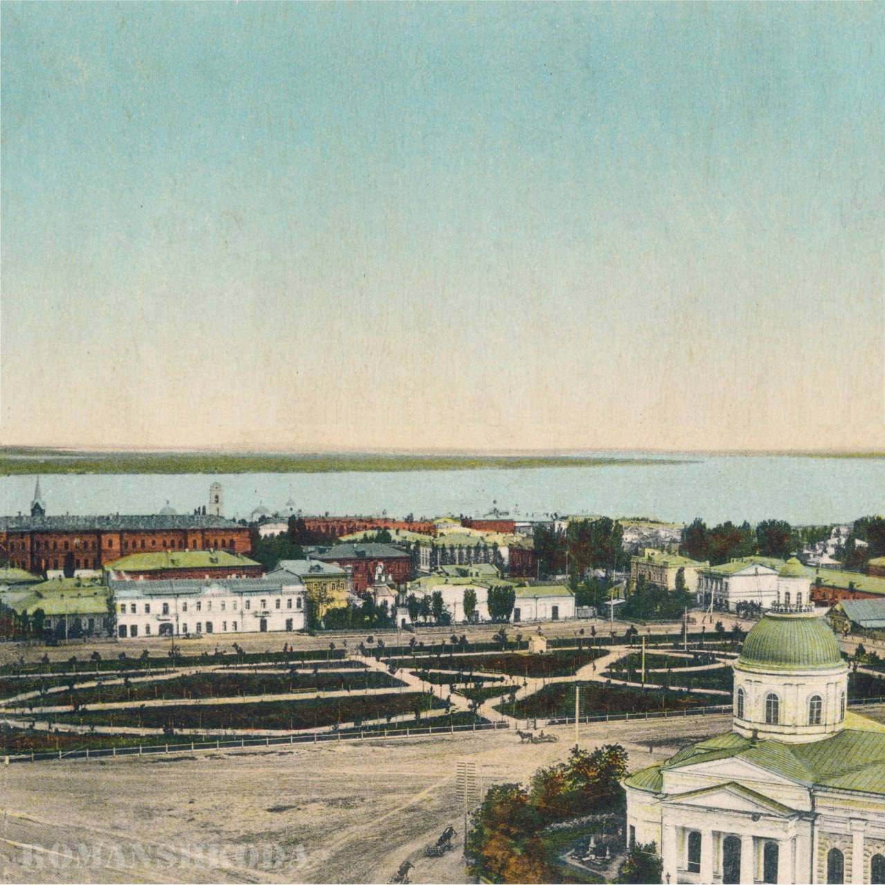 К обустройству Комсомольского сквера на территории Скорбященской площади приступили ещё в конце XIX века