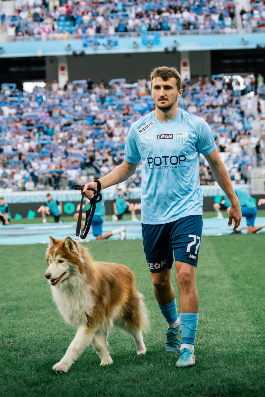 Двое игроков покинули волгоградский «Ротор» Двое игроков покинули волгоградский «Ротор»