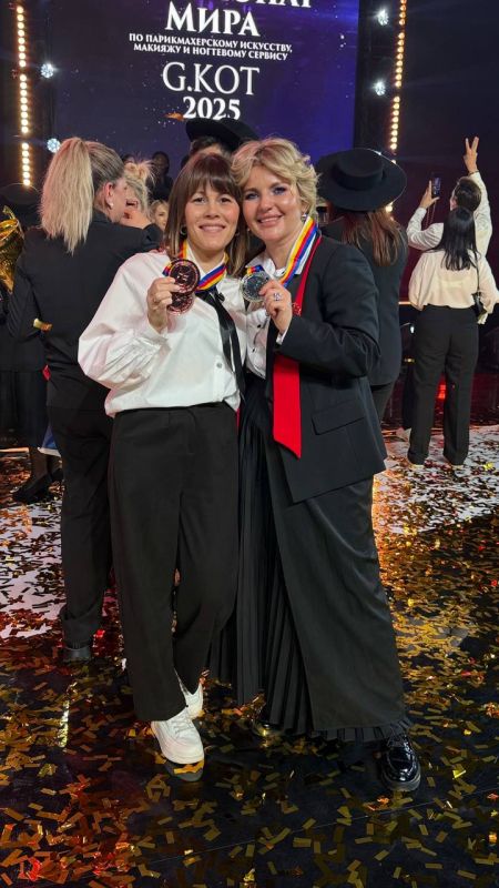 Жительница Волжского Анастасия Серебрякова привезла две бронзовые медали с чемпионата мира по парикмахерскому искусству
