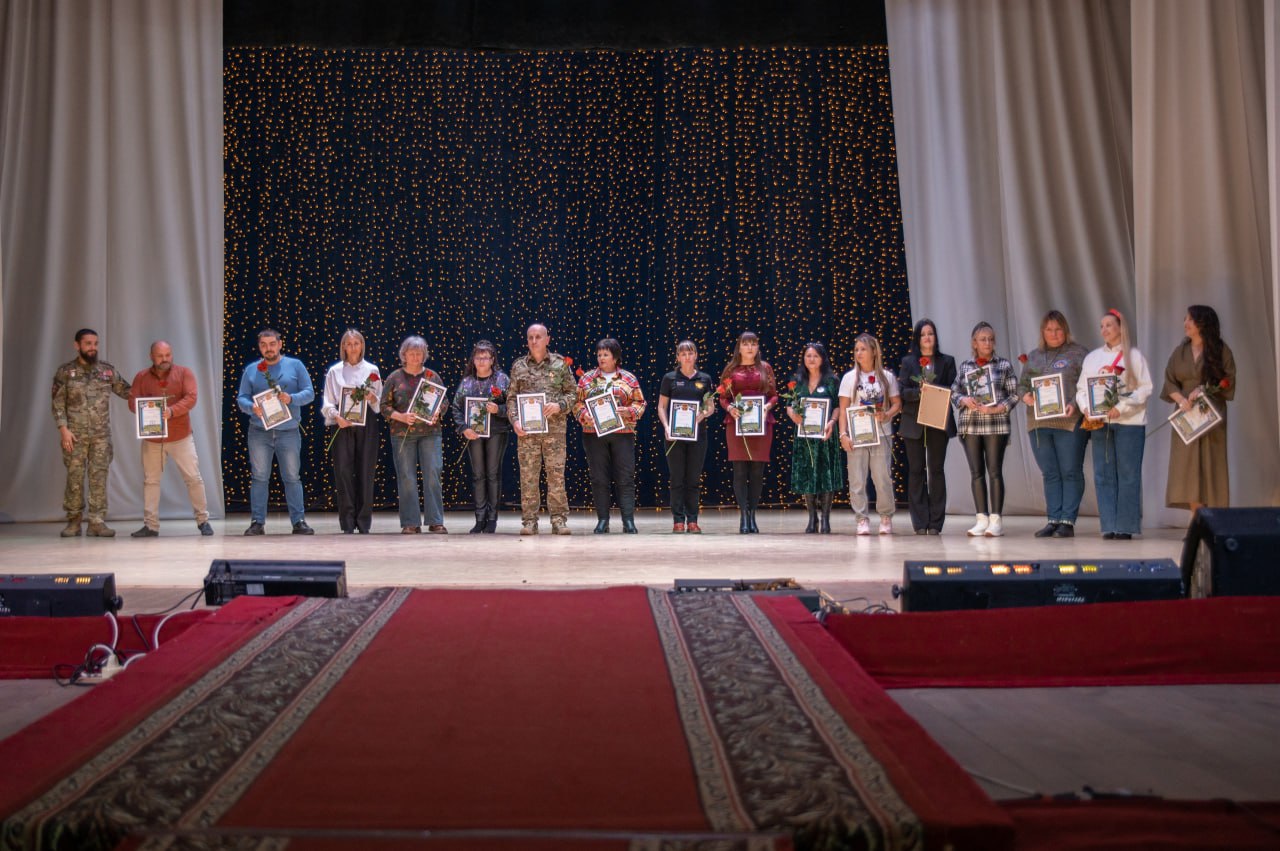 Друзья, благотворительный концерт «Сила в единстве» завершился! Это был наш общий праздник, организованный волонтерской командой «Волжский ZOV» и движением «Синий платочек Победы» Друзья, благотворительный концерт «Сила в единстве» завершился! Это был наш общий праздник, организованный волонтерской командой «Волжский ZOV» и движением «Синий платочек Победы»