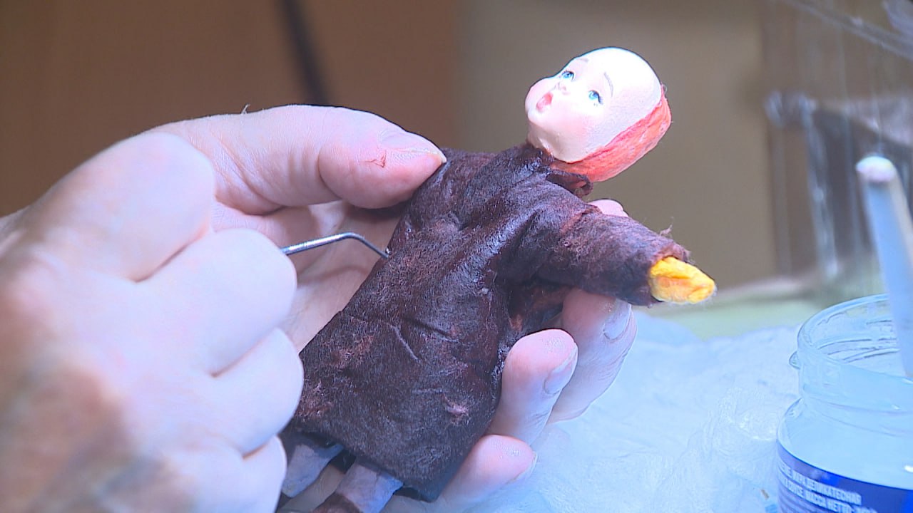 Волгоградка Ирина Калиниченко вместе с дочерью создает елочные ретроигрушки из ваты Волгоградка Ирина Калиниченко вместе с дочерью создает елочные ретроигрушки из ваты