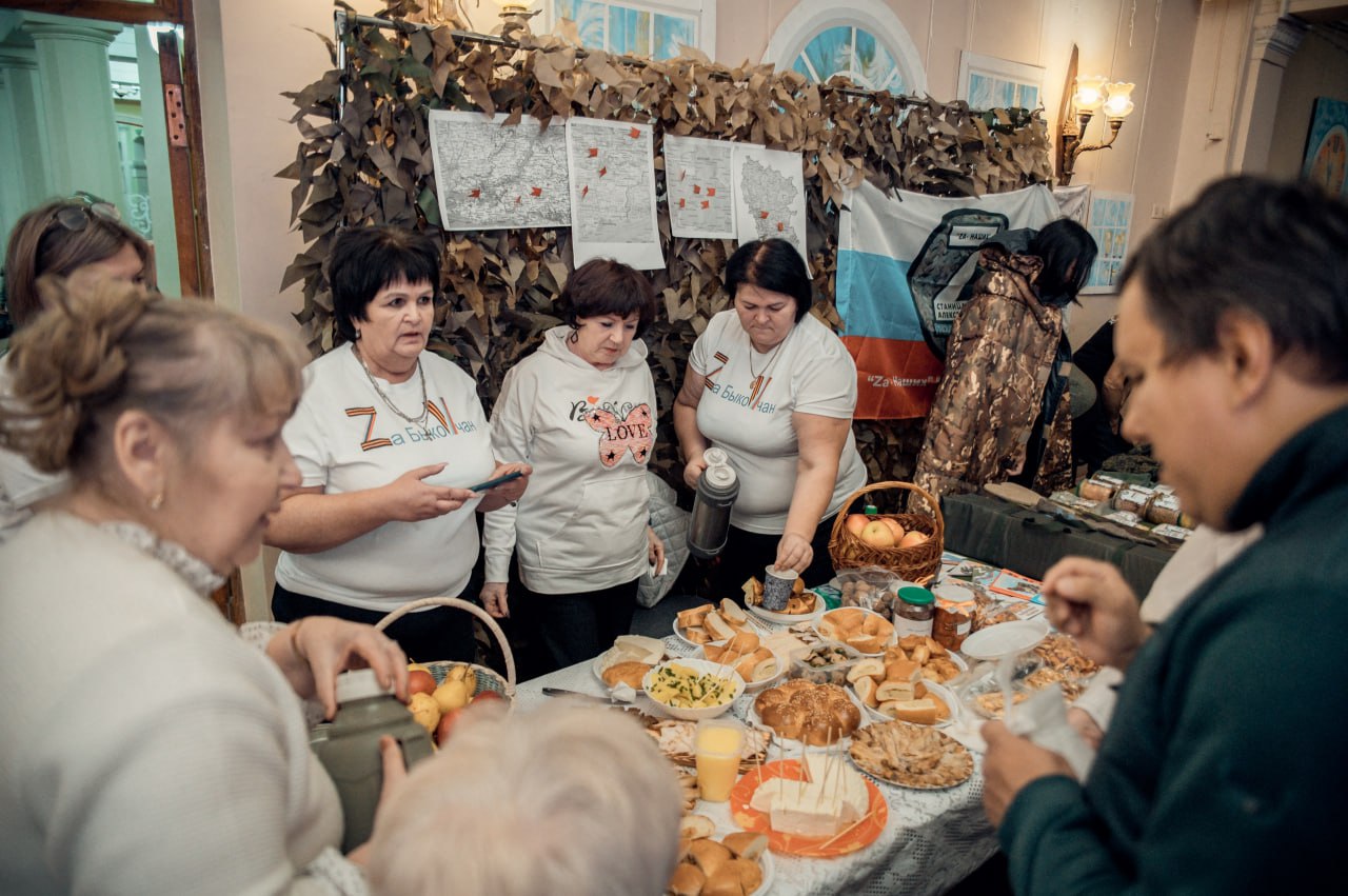 Друзья, благотворительный концерт «Сила в единстве» завершился! Это был наш общий праздник, организованный волонтерской командой «Волжский ZOV» и движением «Синий платочек Победы» Друзья, благотворительный концерт «Сила в единстве» завершился! Это был наш общий праздник, организованный волонтерской командой «Волжский ZOV» и движением «Синий платочек Победы»