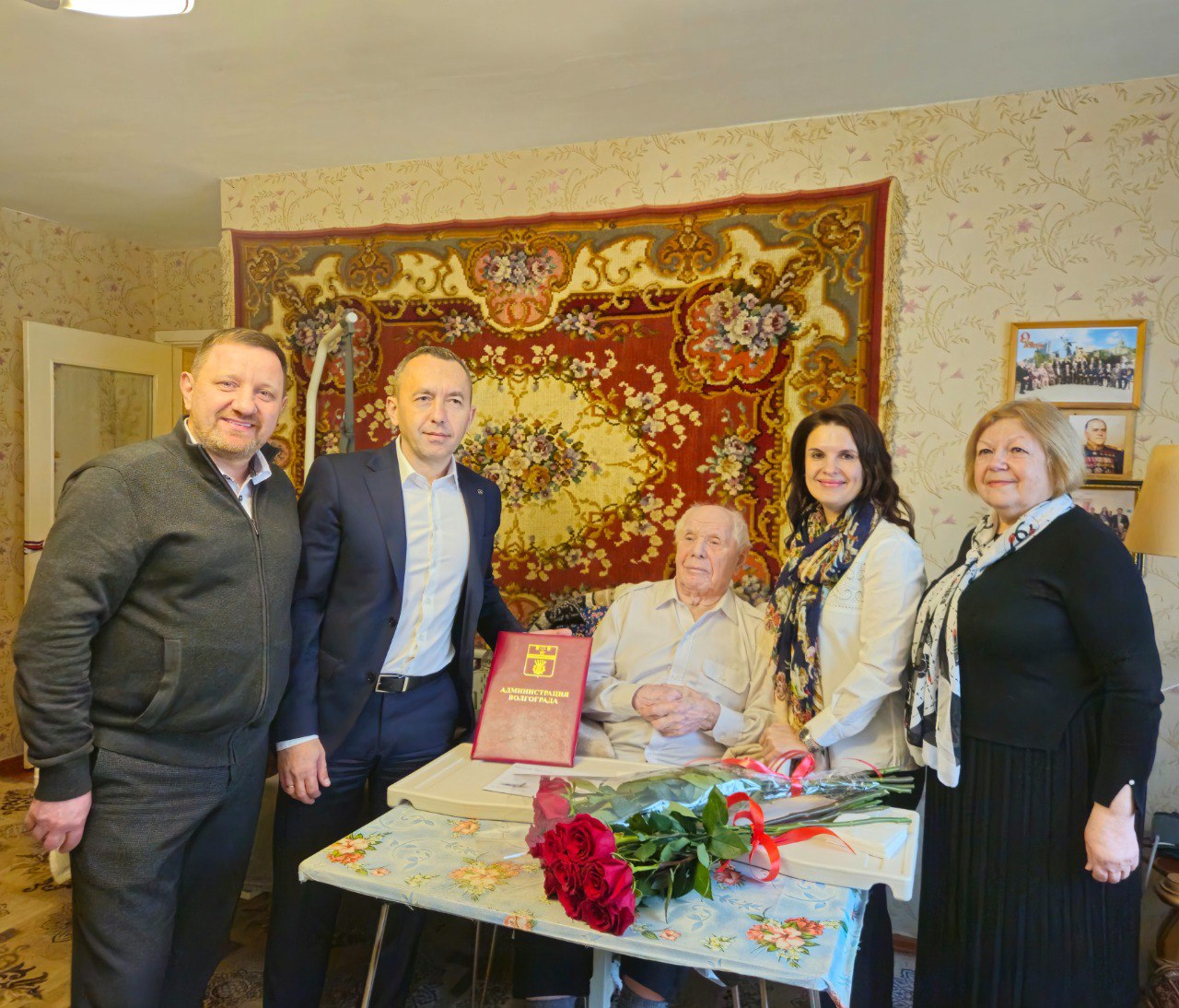 Сегодня мне выпала огромная честь поздравить с 100-летием настоящего Человека-Легенду, чья жизнь - готовый учебник истории, мужества и преданности Родине