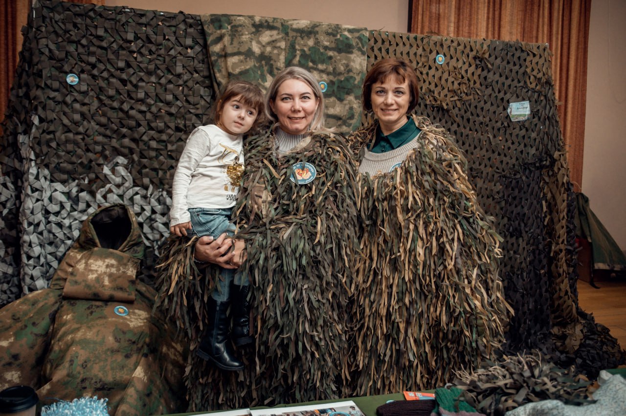 Друзья, благотворительный концерт «Сила в единстве» завершился! Это был наш общий праздник, организованный волонтерской командой «Волжский ZOV» и движением «Синий платочек Победы» Друзья, благотворительный концерт «Сила в единстве» завершился! Это был наш общий праздник, организованный волонтерской командой «Волжский ZOV» и движением «Синий платочек Победы»