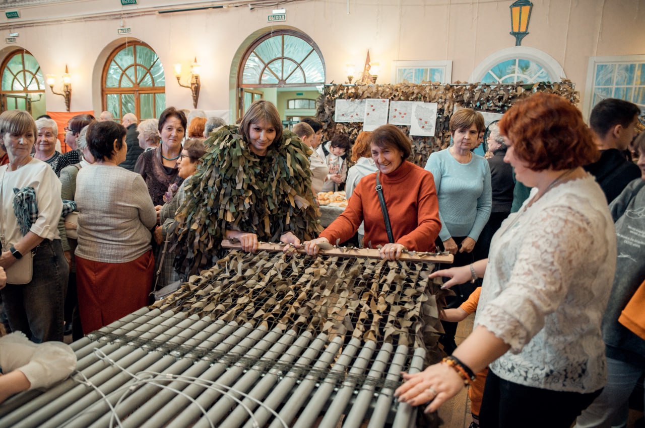 Друзья, благотворительный концерт «Сила в единстве» завершился! Это был наш общий праздник, организованный волонтерской командой «Волжский ZOV» и движением «Синий платочек Победы» Друзья, благотворительный концерт «Сила в единстве» завершился! Это был наш общий праздник, организованный волонтерской командой «Волжский ZOV» и движением «Синий платочек Победы»