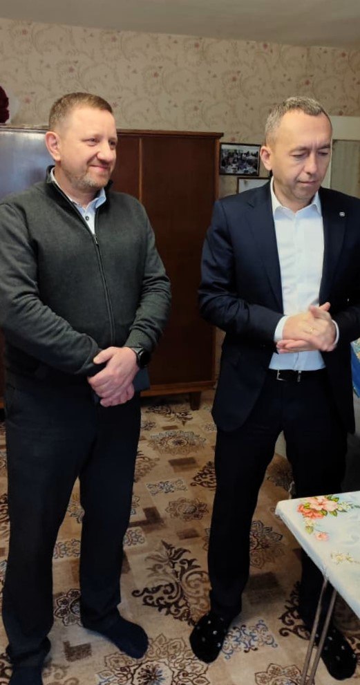 Сегодня с коллегами и друзьями собрались, чтобы поздравить с юбилеем Виктора Фёдоровича Шестеля —настоящего героя, чья жизнь служит ярким примером мужества, преданности Родине и неиссякаемой энергии Сегодня с коллегами и друзьями собрались, чтобы поздравить с юбилеем Виктора Фёдоровича Шестеля —настоящего героя, чья жизнь служит ярким примером мужества, преданности Родине и неиссякаемой энергии