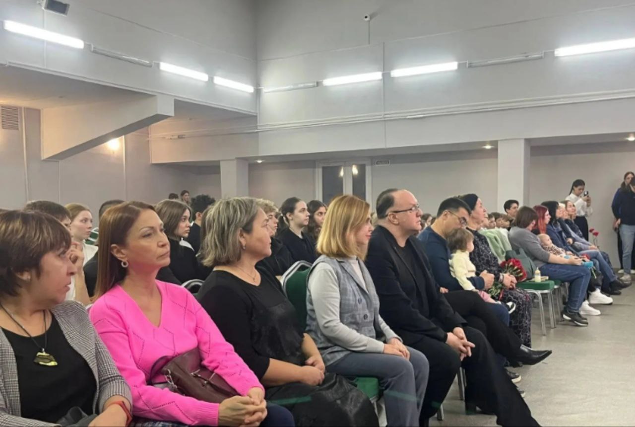 2 декабря 2025 года в МОУ «Гимназия №16» состоялось торжественное открытие музейной комнаты «История гимназии в истории моего края» 2 декабря 2025 года в МОУ «Гимназия №16» состоялось торжественное открытие музейной комнаты «История гимназии в истории моего края»