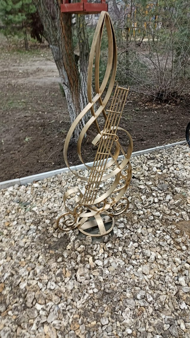 В средней школе № 6 г. Урюпинска, благодаря победе в конкурсе 2024 года, появилась уютная и красивая площадка со скамейками, уличными тренажёрами и беседками В средней школе № 6 г. Урюпинска, благодаря победе в конкурсе 2024 года, появилась уютная и красивая площадка со скамейками, уличными тренажёрами и беседками