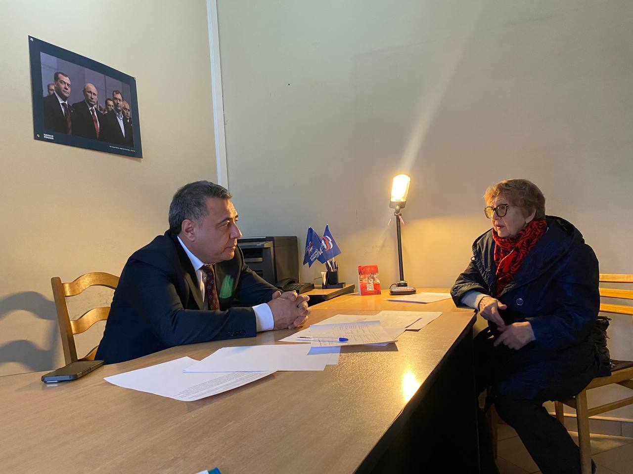 Руслан Шарифов пообщался с жителями своего округа в рамках личного приема граждан Руслан Шарифов пообщался с жителями своего округа в рамках личного приема граждан