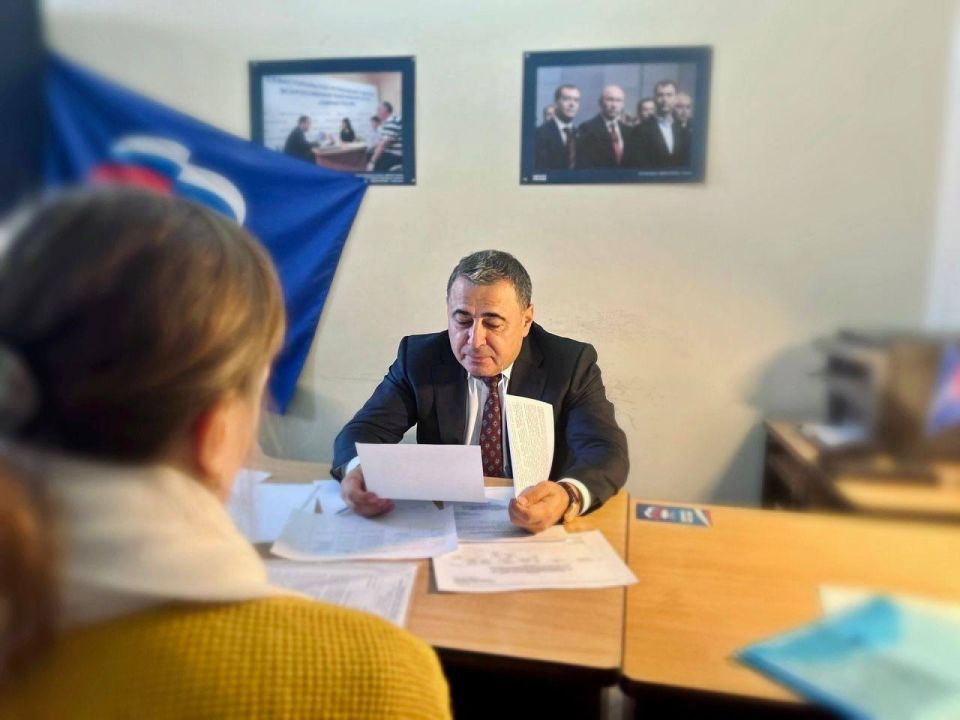 Руслан Шарифов пообщался с жителями своего округа в рамках личного приема граждан