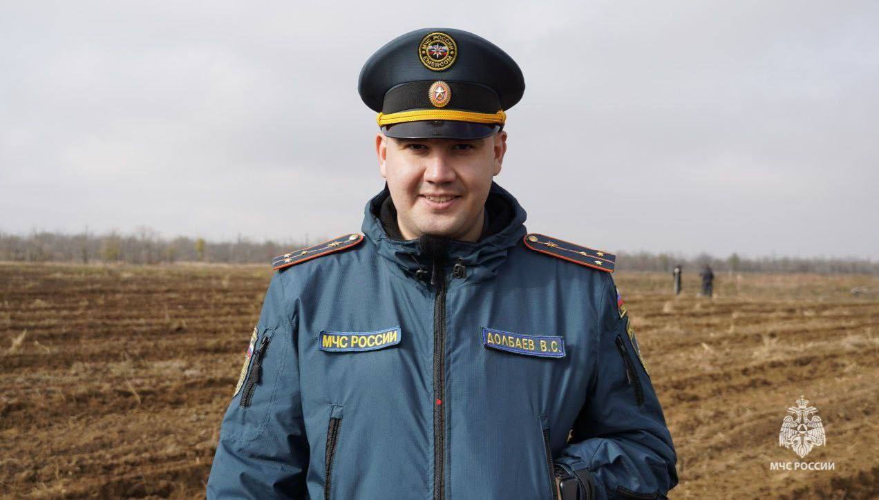 Заместитель начальника 2-й ПСЧ Виталий Долбаев желает всем отличного настроения на весь день!