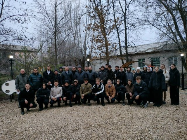 В средней школе № 6 г. Урюпинска, благодаря победе в конкурсе 2024 года, появилась уютная и красивая площадка со скамейками, уличными тренажёрами и беседками В средней школе № 6 г. Урюпинска, благодаря победе в конкурсе 2024 года, появилась уютная и красивая площадка со скамейками, уличными тренажёрами и беседками