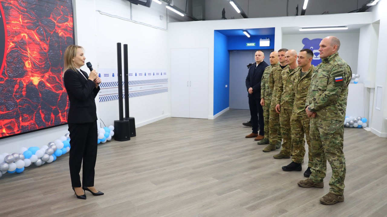 Передача гуманитарного груза для бойцов штурмового отряда «Бессмертный Сталинград» Передача гуманитарного груза для бойцов штурмового отряда «Бессмертный Сталинград»