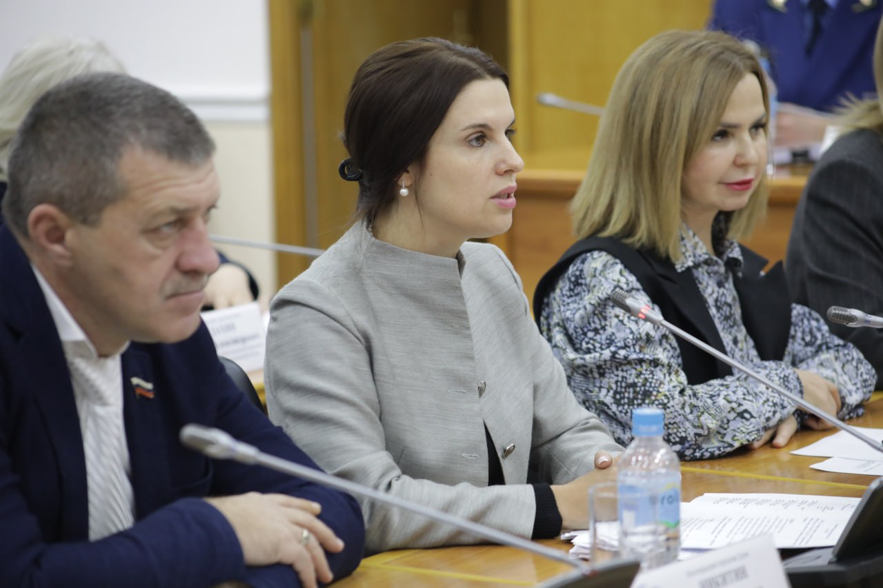 Депутаты на очередном заседании Волгоградской городской Думы единогласно одобрили проекты, касающиеся присвоения имени создательницы советского пенициллина Зинаиды Ермольевой благоустраиваемой территории в Дзержинском районе... Депутаты на очередном заседании Волгоградской городской Думы единогласно одобрили проекты, касающиеся присвоения имени создательницы советского пенициллина Зинаиды Ермольевой благоустраиваемой территории в Дзержинском районе...