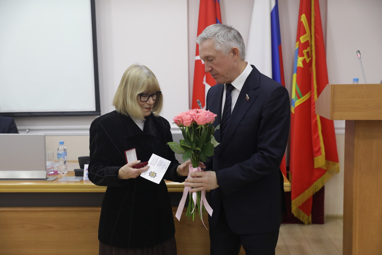 Муниципальная награда «За верность Отечеству» вручена волгоградским волонтерам