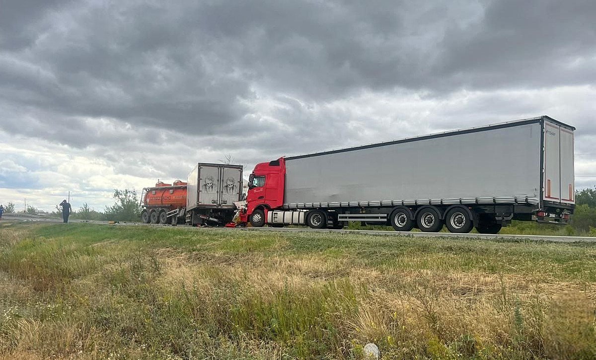 Инспекторы Росприроднадзора взыскивают ущерб за разлив нефтепродуктов на месте смертельного массового ДТП под Волгоградом