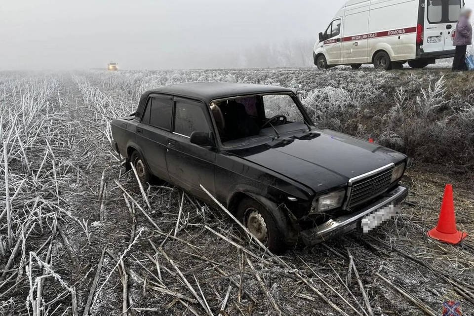 ВАЗ-2107 опрокинулся на трассе Р-22 под Волгоградом, есть пострадавшие