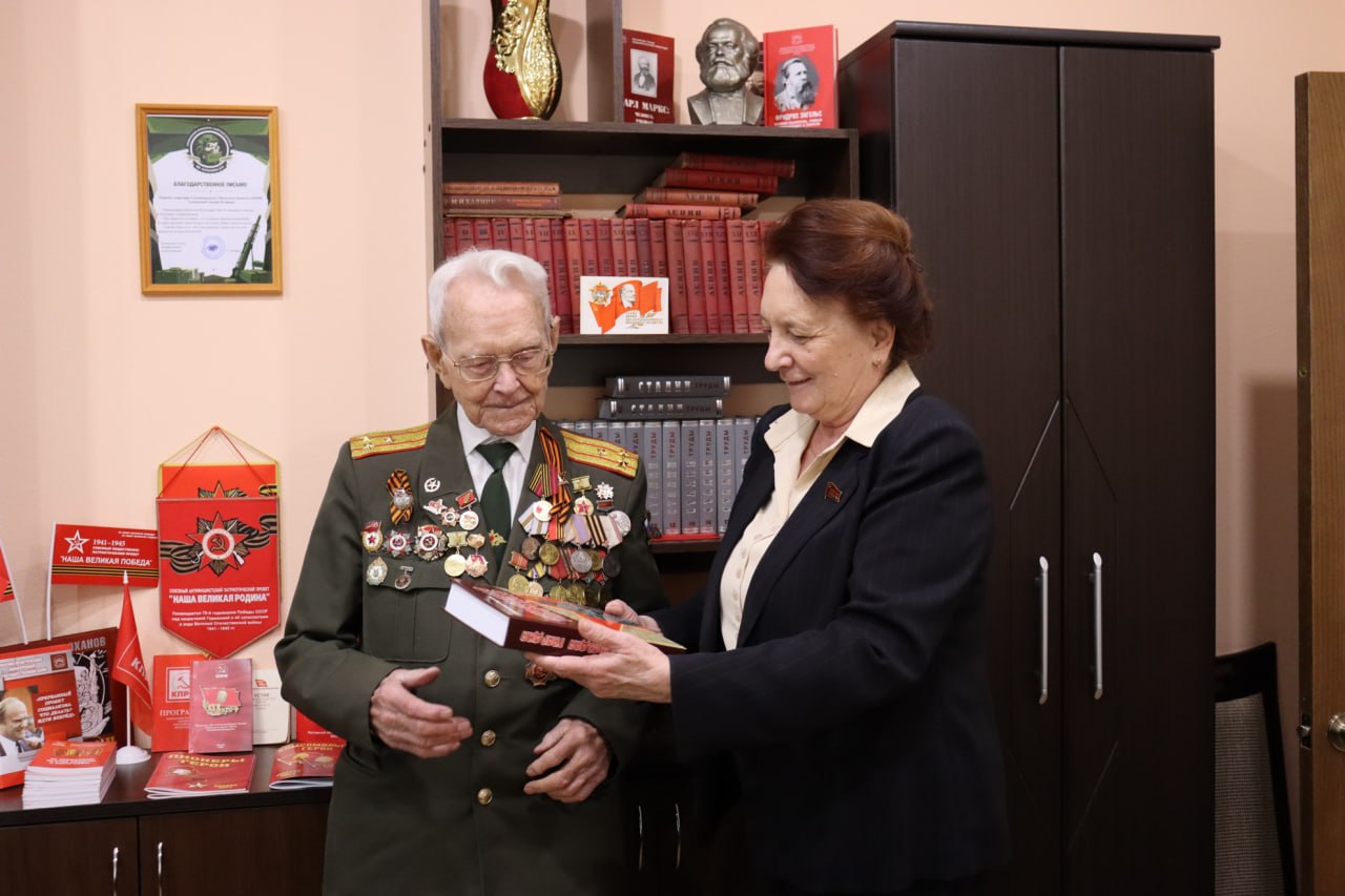 Депутаты фракции КПРФ Волгоградской областной Думы встретились с представителями различных поколений героев Отечества, защитников Родины Депутаты фракции КПРФ Волгоградской областной Думы встретились с представителями различных поколений героев Отечества, защитников Родины