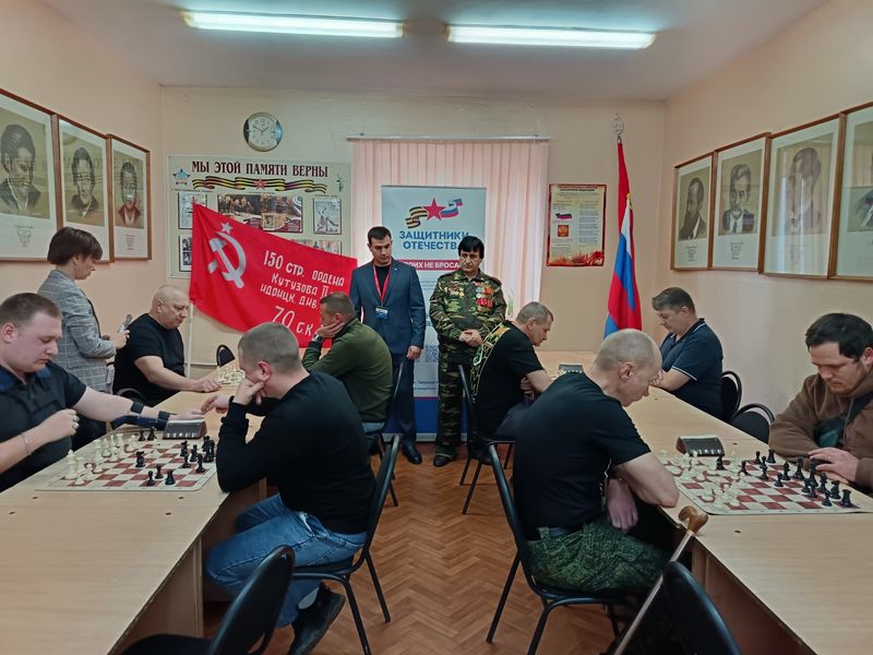 В спортивной школе № 20 Волгограда прошел турнир по быстрым шахматам среди ветеранов специальной военной операции, посвященный Героям Отечества