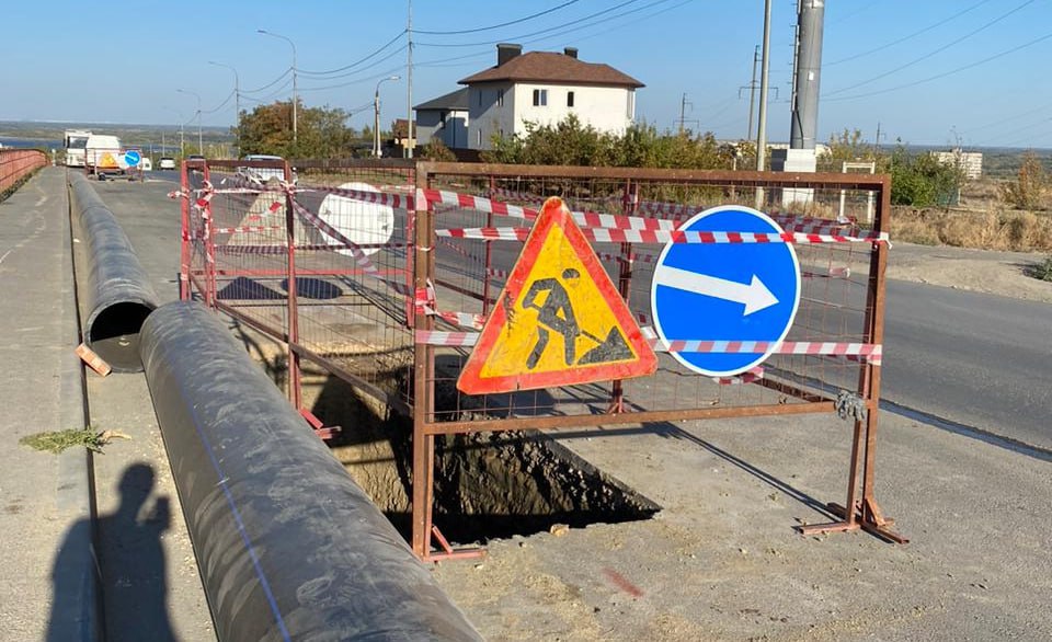 60-летний участок водовода заменили по улице Хабаровской на юге Волгограда