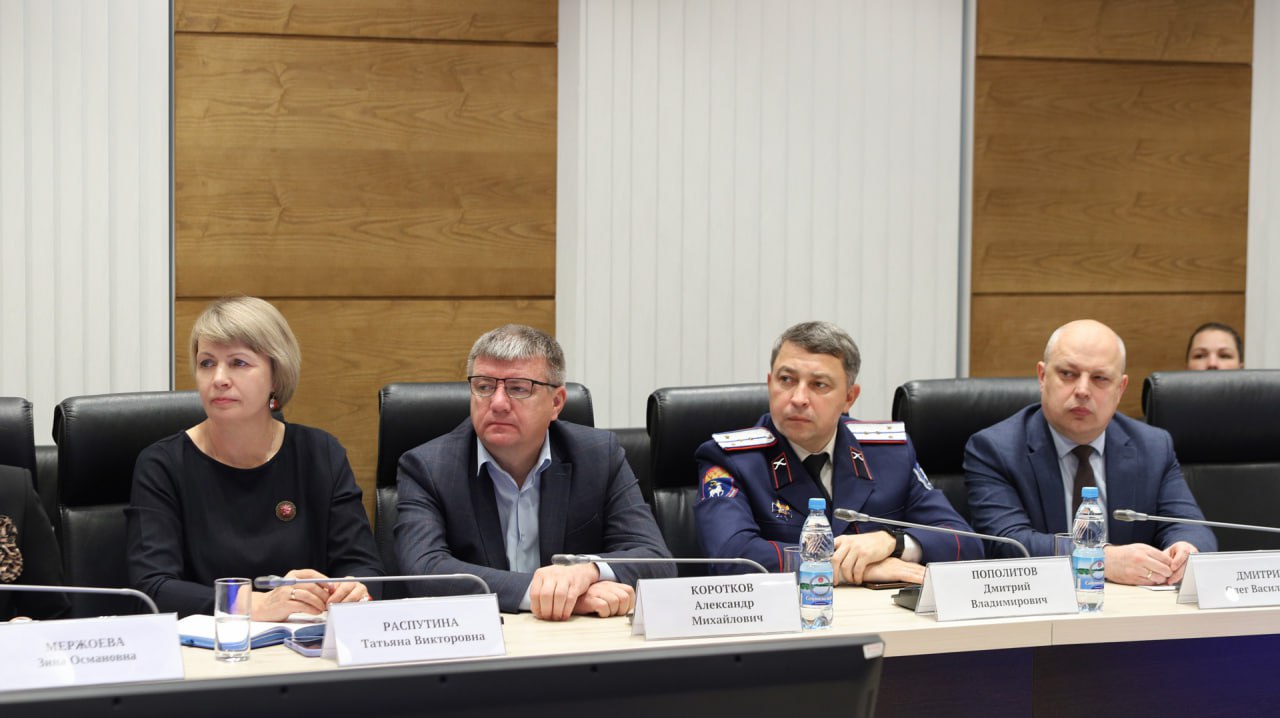 «Просвещение и нравственность: воспитание личности и вызовы времени» – такова тема круглого стола, который состоялся сегодня на площадке Волгоградской областной Думы «Просвещение и нравственность: воспитание личности и вызовы времени» – такова тема круглого стола, который состоялся сегодня на площадке Волгоградской областной Думы